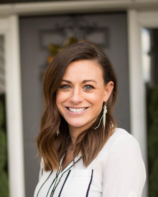 Headshot of Laura Listebarger