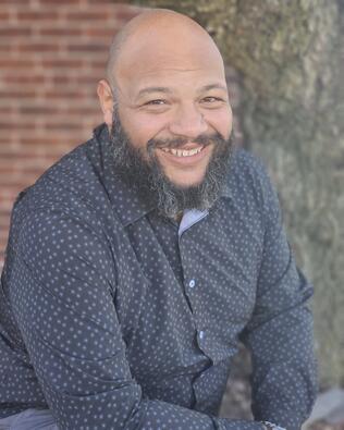 Headshot of Caleb Oliver