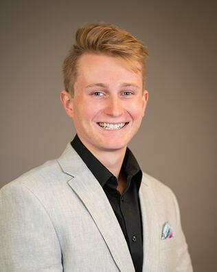 Headshot of Ryan Hoff