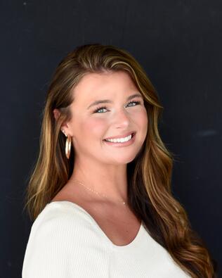 Headshot of Alivia Cavanaugh