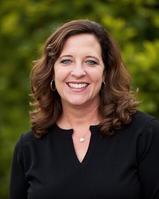 Headshot of Kelly Wallace