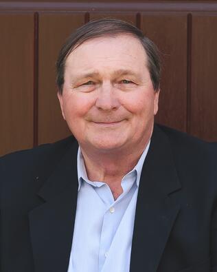 Headshot of Steven Trainer