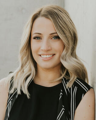 Headshot of Cynthia Ardelean