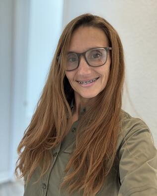 Headshot of Elizabeth Sanchez