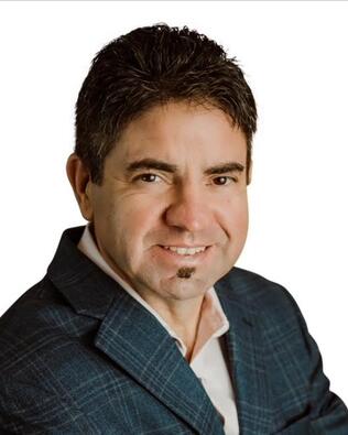 Headshot of Roddy Pyle