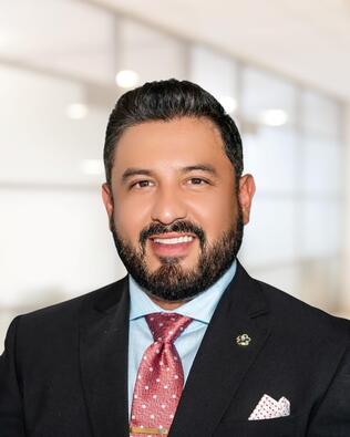 Headshot of Louis Vargas