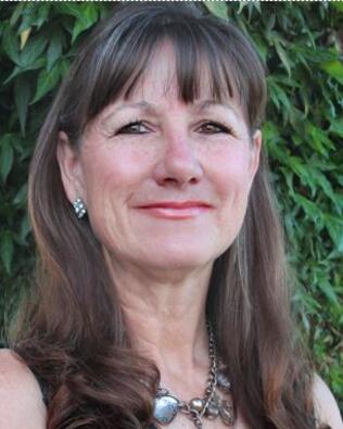 Headshot of Raeanne Jones