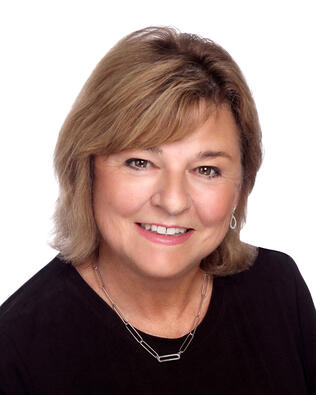 Headshot of Louise Giovinazzo