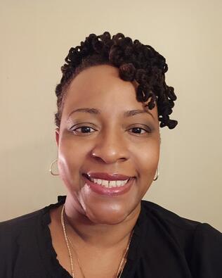 Headshot of Latasha Leonard