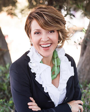 Headshot of Elizabeth Lovesy