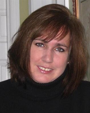 Headshot of Elizabeth Thornton