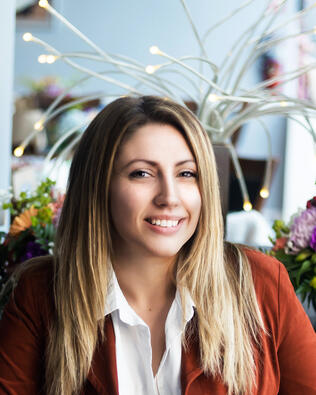 Headshot of Katheryn Armstong