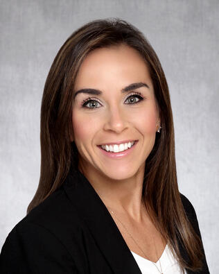 Headshot of Laura Adams