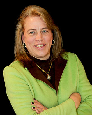 Headshot of Nancy Helsel