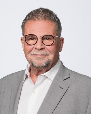 Headshot of Kenneth Moulison