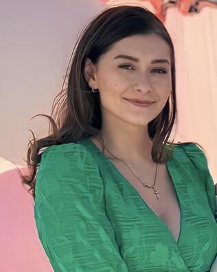 Headshot of Antonia Katehis