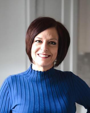 Headshot of Jen Pinkney