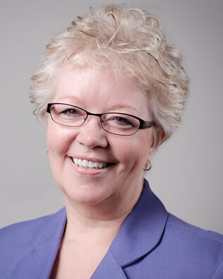 Headshot of Pam Walton
