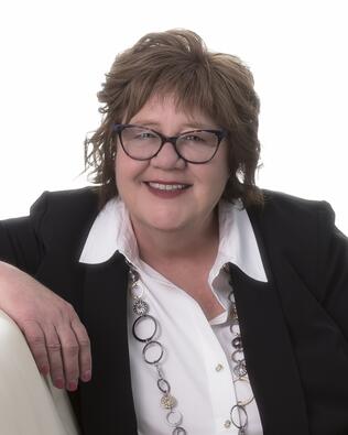 Headshot of Cindy Garrett