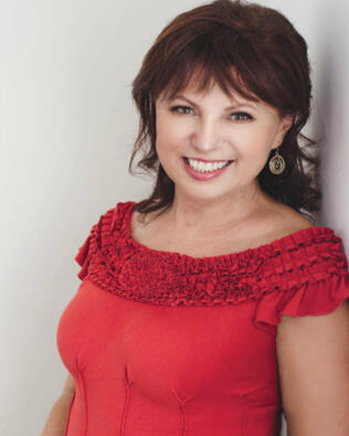 Headshot of Franca Amoroso-Chang