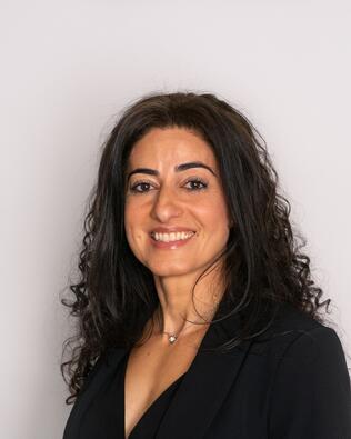 Headshot of Naghmeh Keyvani