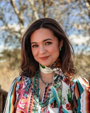 Headshot of Anna Thibault