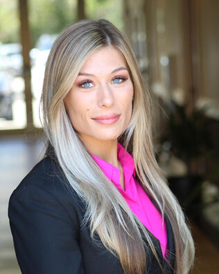 Headshot of Hannah Coe