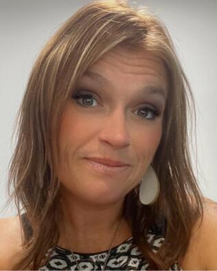 Headshot of Heather Lloyd
