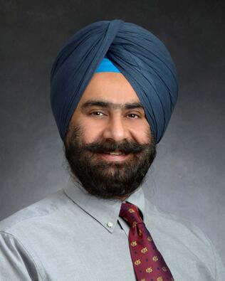 Headshot of Gagandeep Oberoi