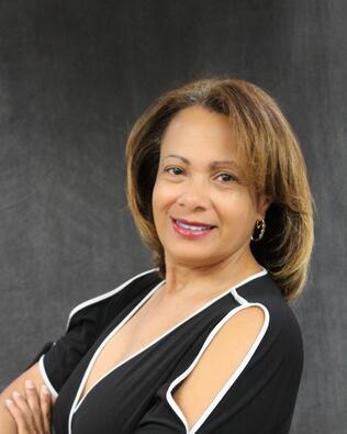 Headshot of Sheila Osterhuber