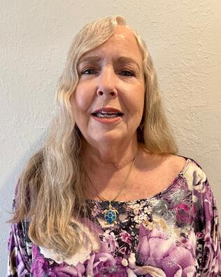 Headshot of Deb Ignaszak