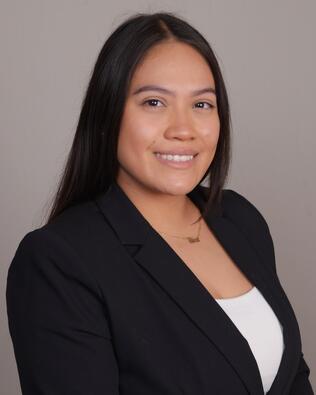 Headshot of Rebeca Urbina