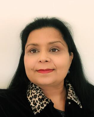 Headshot of Minakshi Singh