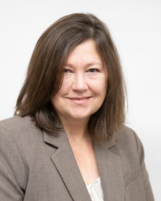 Headshot of Brenda Gewalt