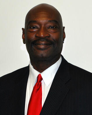 Headshot of Kenneth Gant