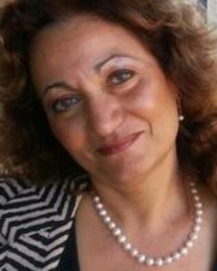Headshot of Anastasia Roumeliotis