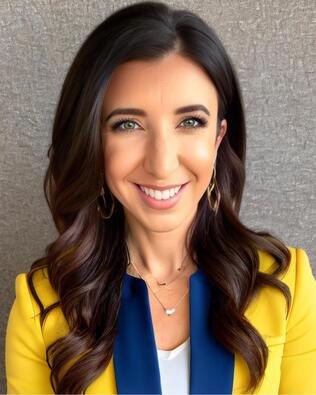 Headshot of Stephanie Bernhardt