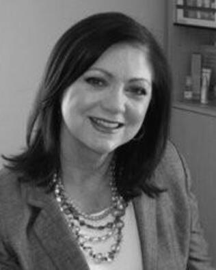 Headshot of Suzanne Hand