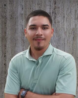 Headshot of Daniel Bustamante