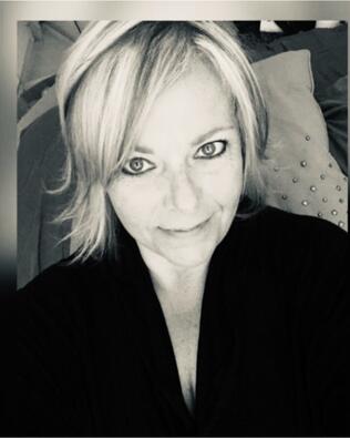 Headshot of Rebecca Sizemore