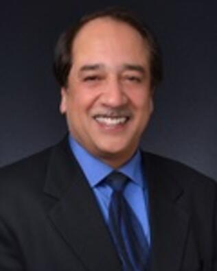 Headshot of Stephen Hellis