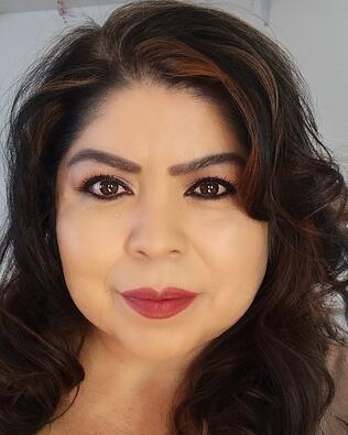 Headshot of Elsa Diaz