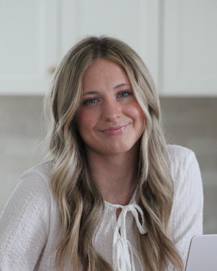 Headshot of Katelyn Kenner-Carbonaro