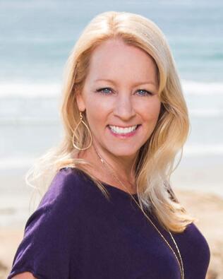 Headshot of Julie Giesen