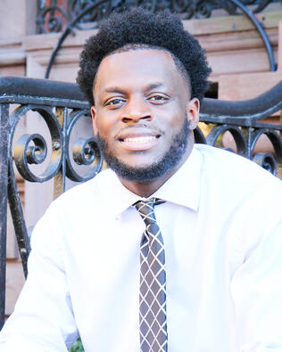 Headshot of Stewart Amas