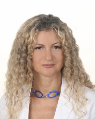 Headshot of Carmen Medina