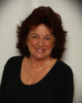 Headshot of Anna Richards