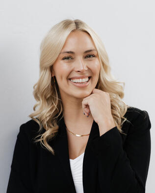 Headshot of Jill Bynum