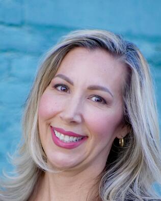 Headshot of Denise Pederson