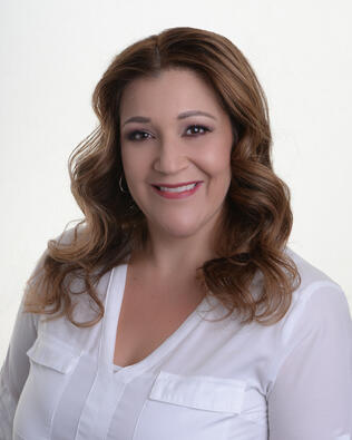Headshot of Samantha Prior